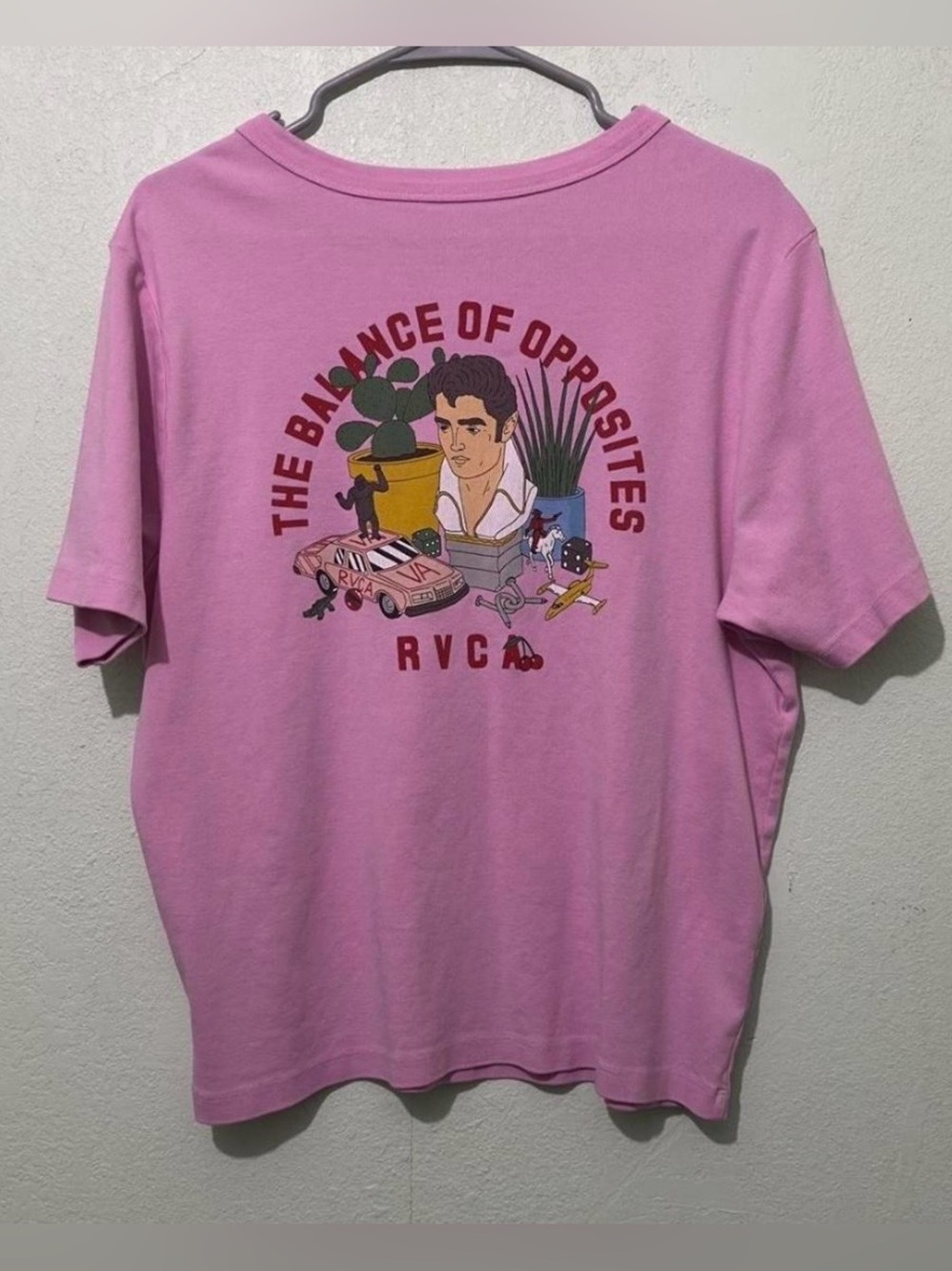 RVCA Women's Pink Graphic Tee
Size L